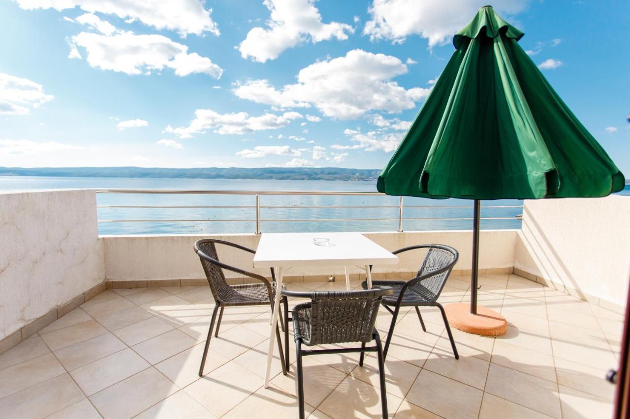 Filip Apartment โอมิช ภายนอก รูปภาพ