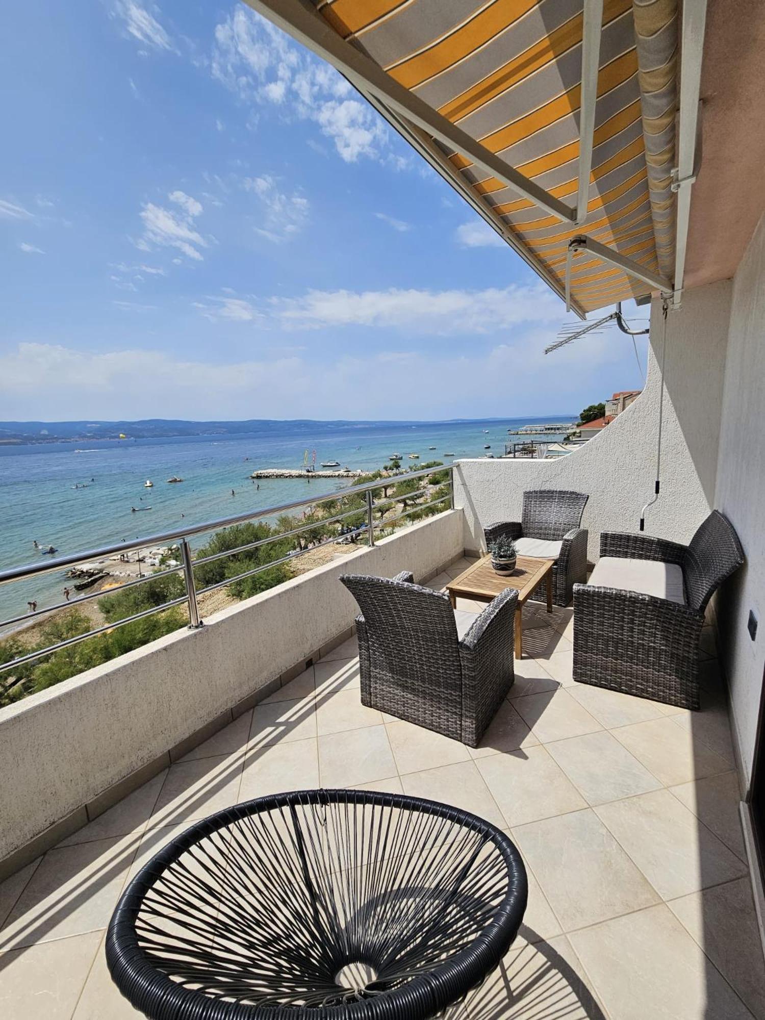 Filip Apartment โอมิช ภายนอก รูปภาพ
