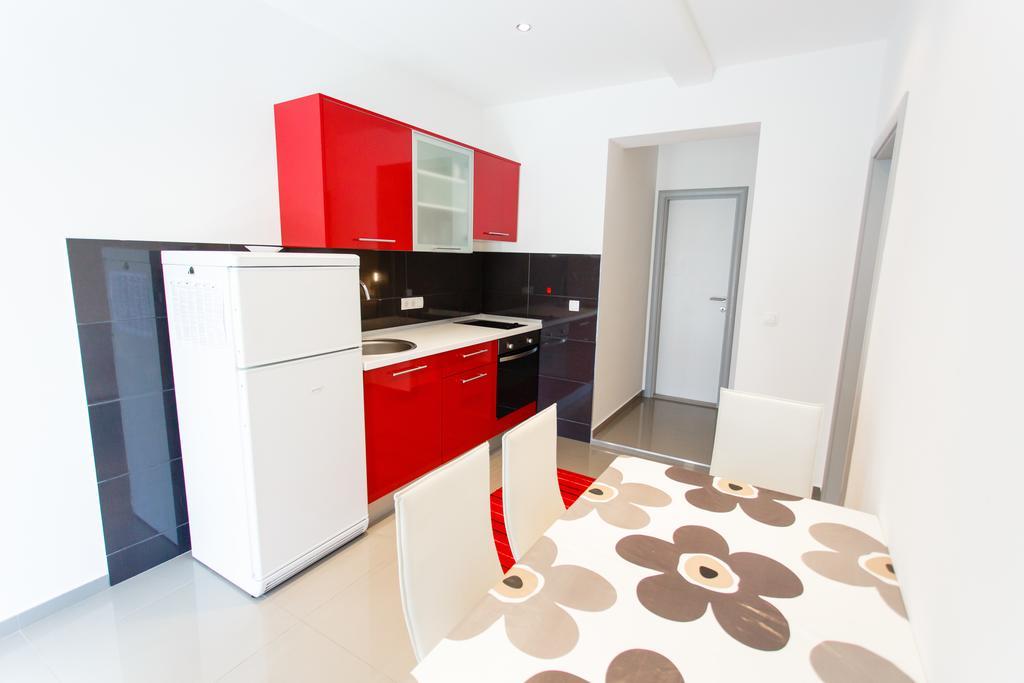 Filip Apartment โอมิช ห้อง รูปภาพ